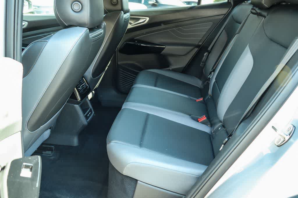 Used 2023 Volkswagen ID.4 Pro S RWD image 15