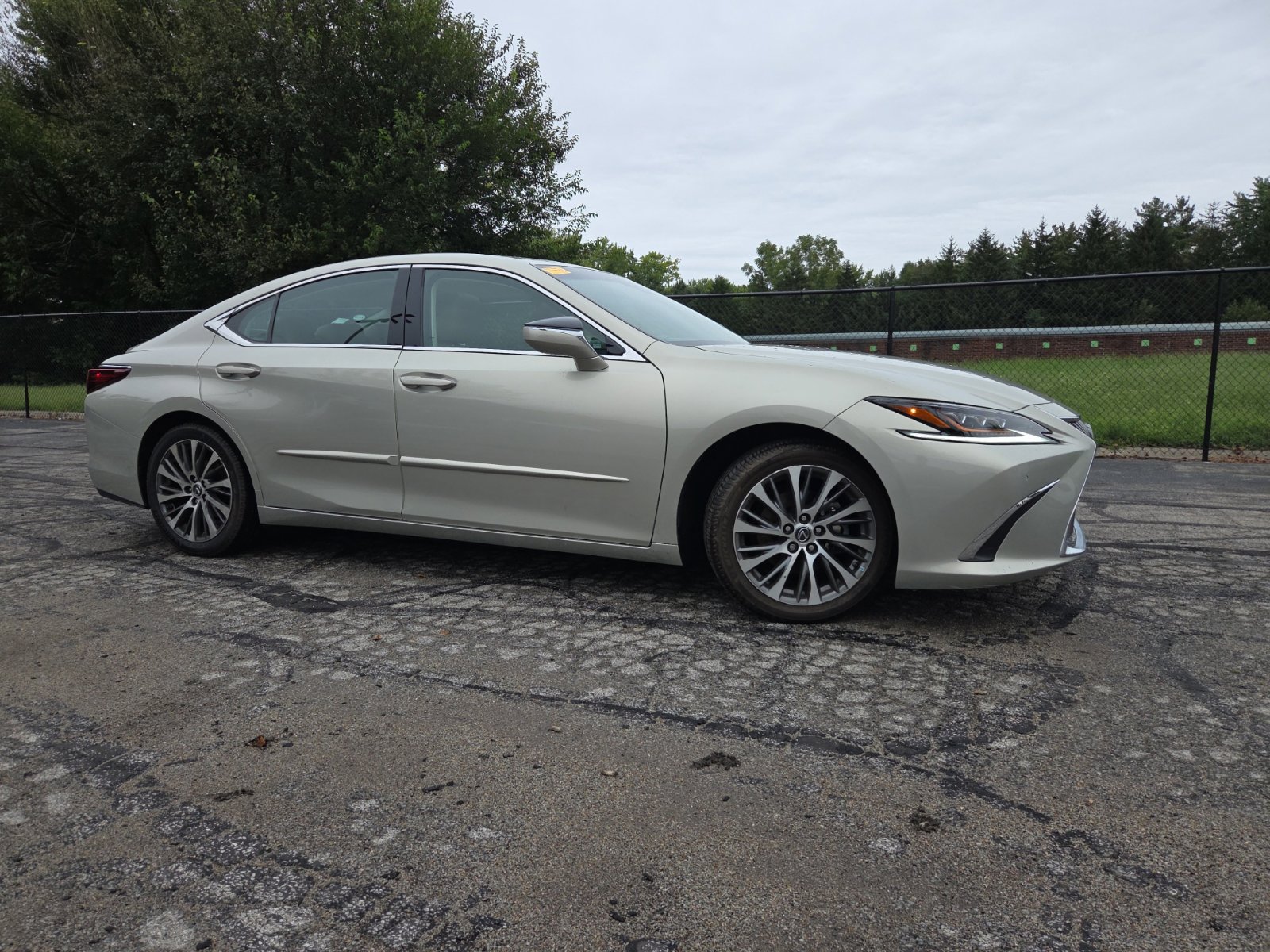 Used 2020 Lexus ES 350 w/ Accessory Package 2 FWD image 3