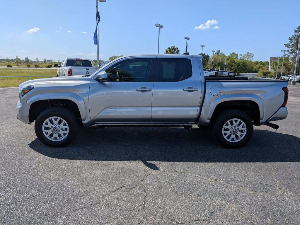 Used 2025 Toyota Tacoma SR5 RWD image 10