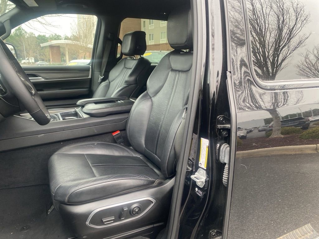 Used 2024 Jeep Wagoneer L Series II w/ Flexible Seating Group image 14