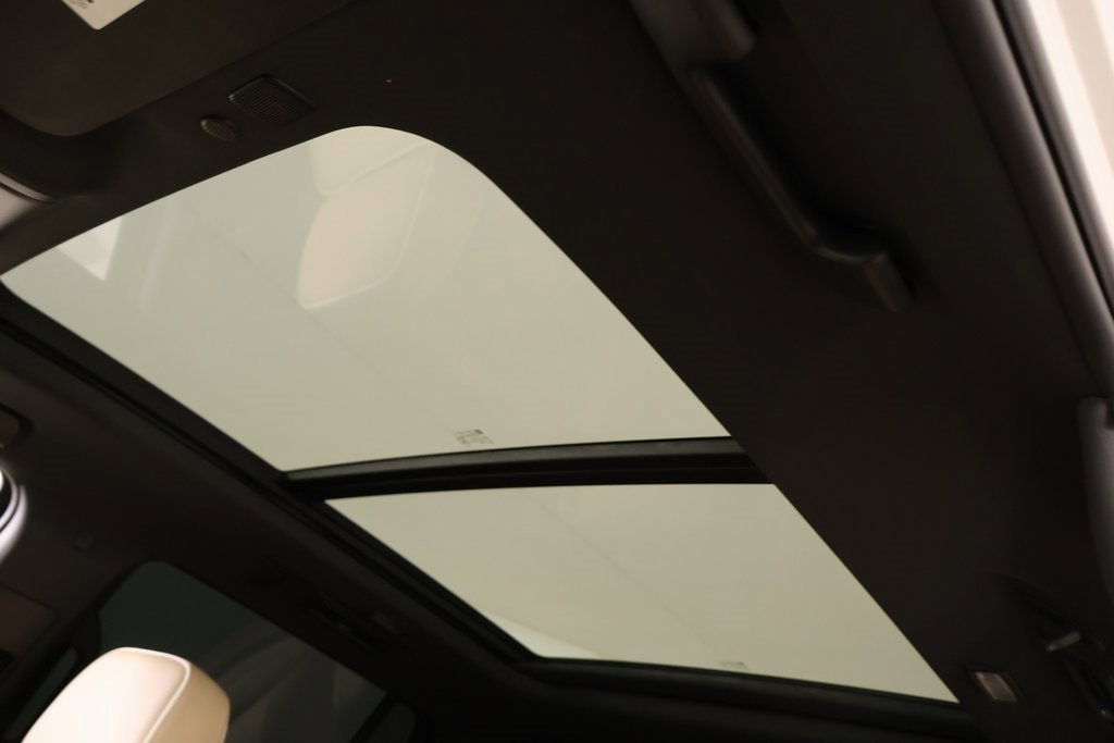 Used 2023 Chevrolet Tahoe Premier image 16