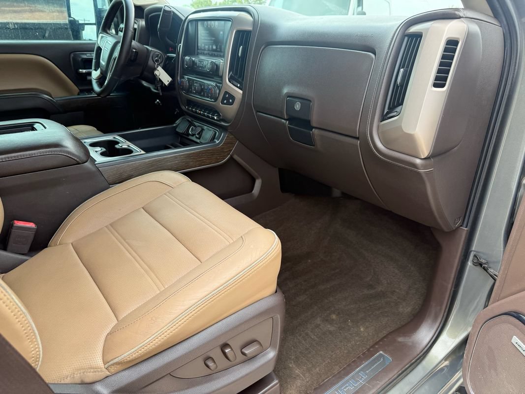 Used 2017 GMC Sierra 3500 Denali w/ Duramax Plus Package AWD/4WD image 17