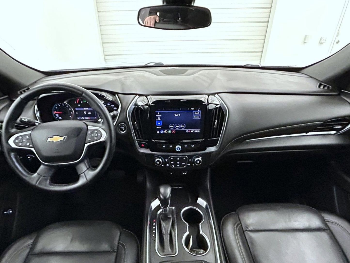 Used 2023 Chevrolet Traverse LT image 13