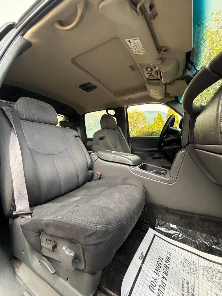 Used 2003 Chevrolet Avalanche 4x4 w/ The North Face Edition image 17
