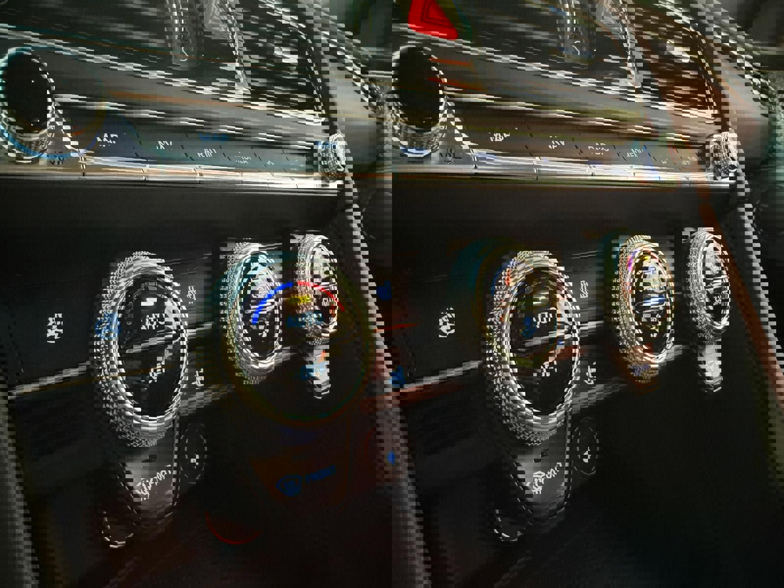 Used 2023 Genesis G70 2.0T w/ Sport Prestige Package image 17