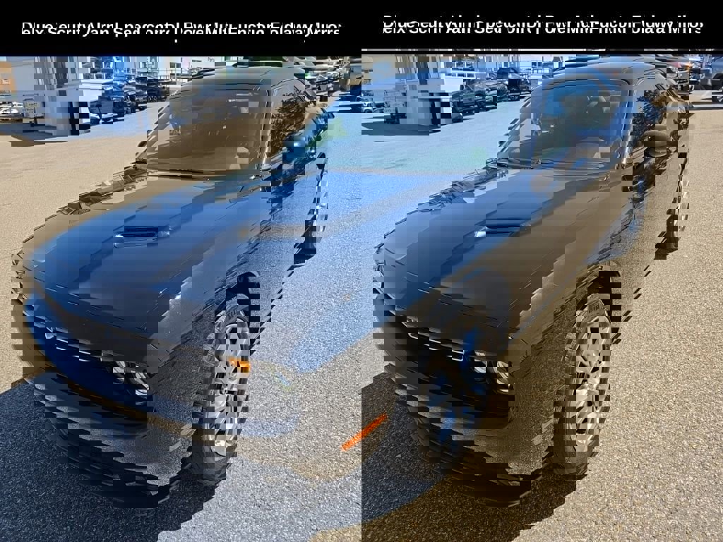 Used 2022 Dodge Challenger SXT w/ Driver Convenience Group image 7