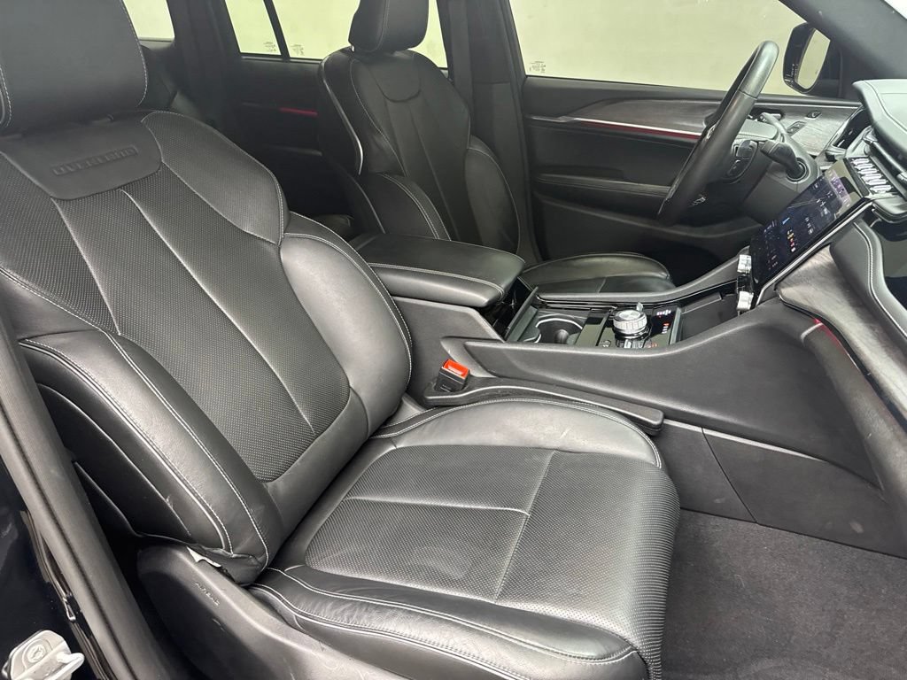 Used 2023 Jeep Grand Cherokee Overland w/ Adv Protech Group III AWD/4WD image 23