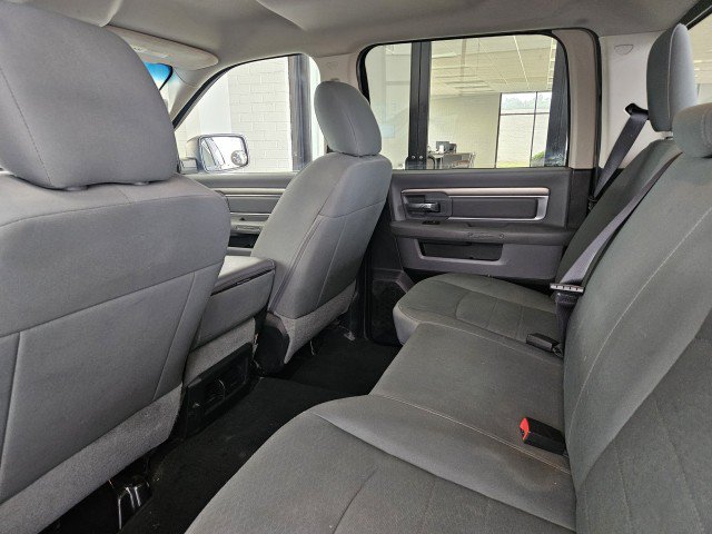 Used 2015 RAM 1500 Classic SLT AWD/4WD image 9