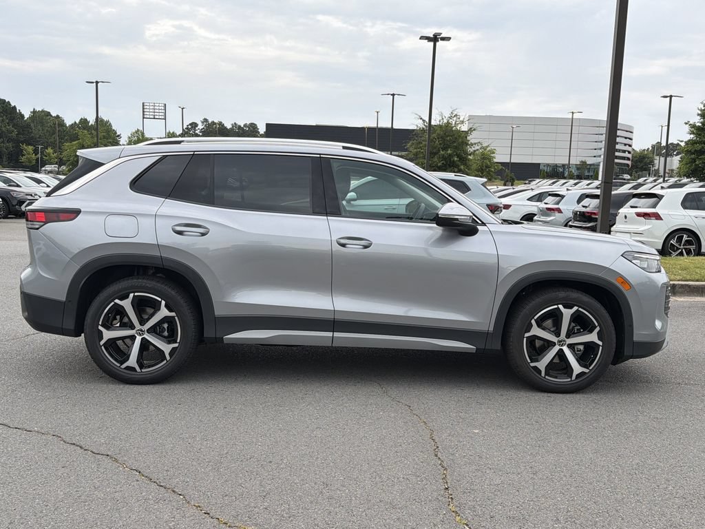 New 2026 Volkswagen Tiguan SE FWD image 6
