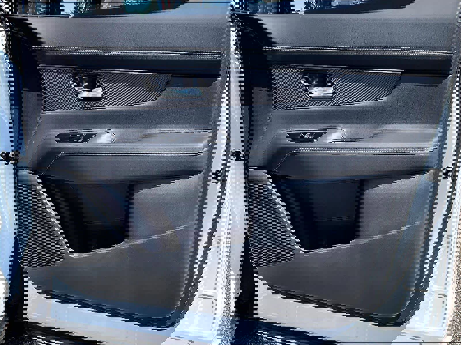 Used 2025 Nissan Murano SV w/ Cargo Package image 12