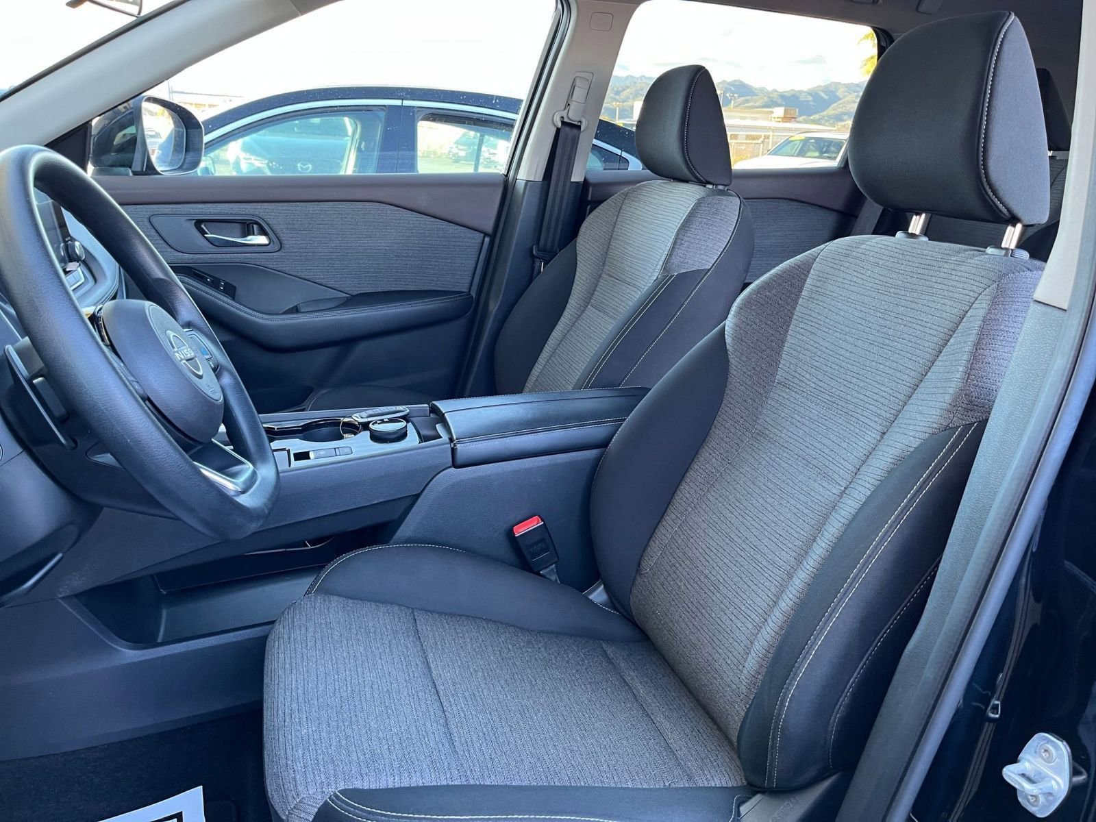 Used 2023 Nissan Rogue SV image 27