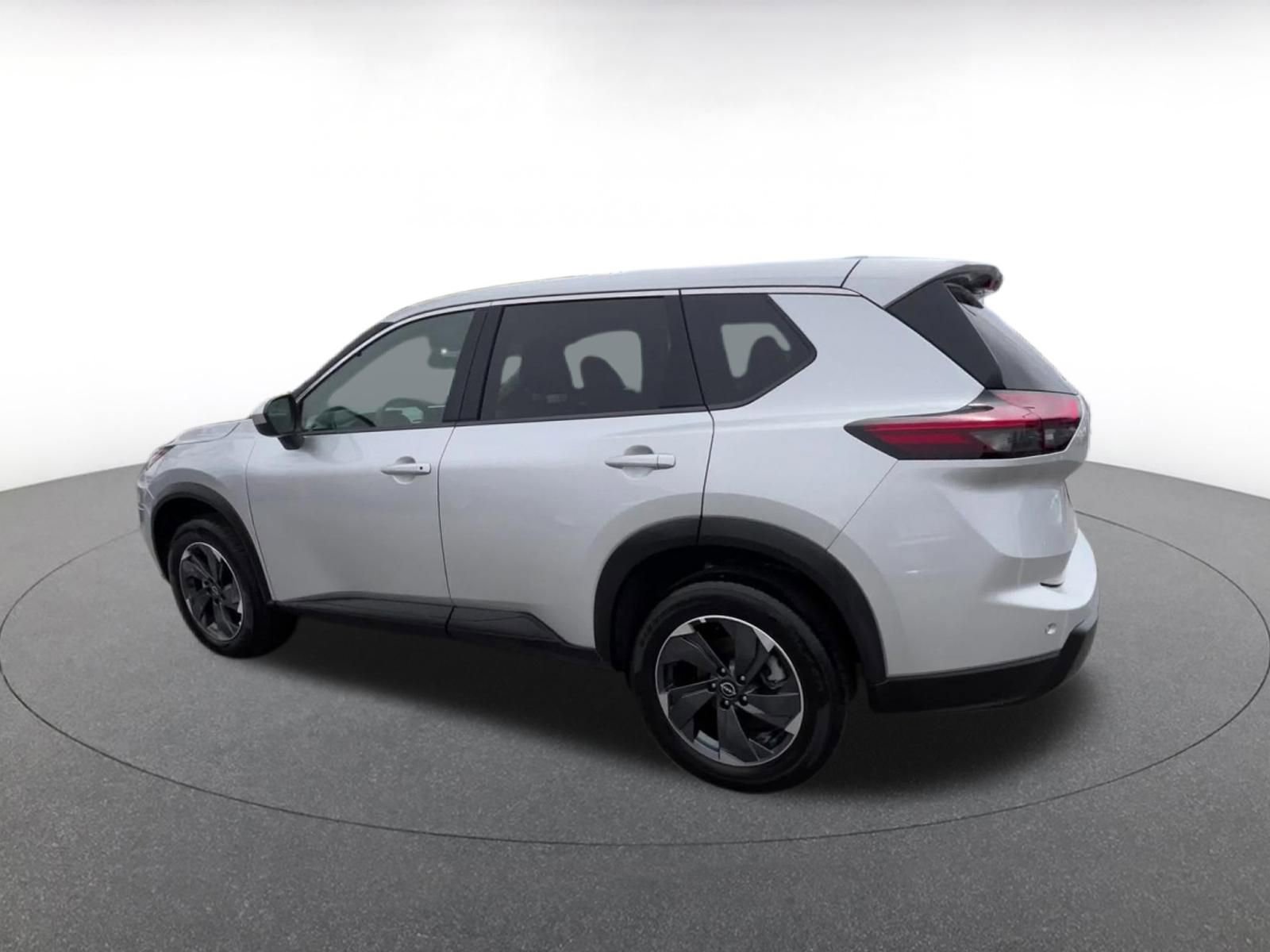 Used 2025 Nissan Rogue SV FWD image 10