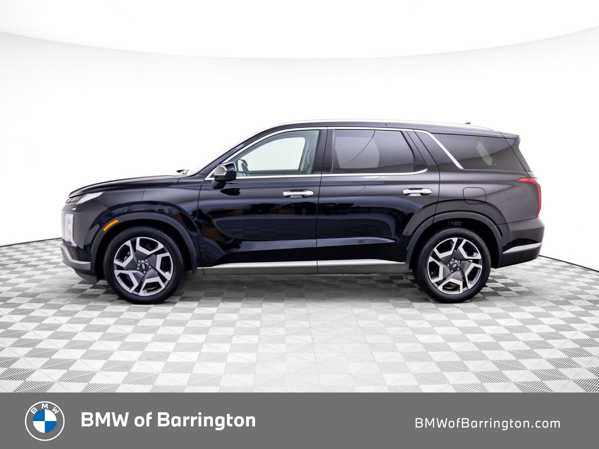 Used 2023 Hyundai Palisade SEL w/ Premium Package AWD/4WD image 2