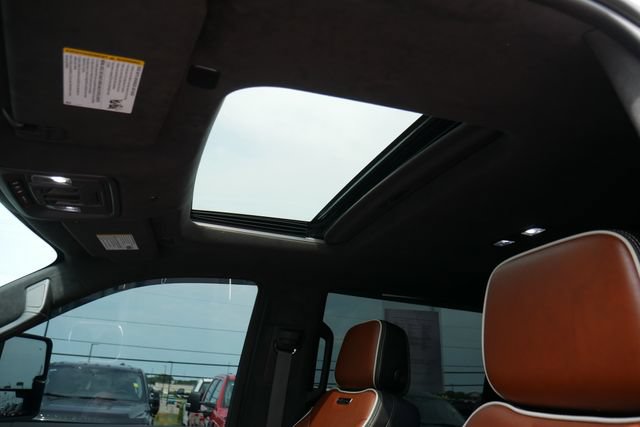 Used 2025 GMC Sierra 3500 Denali Ultimate AWD/4WD image 3