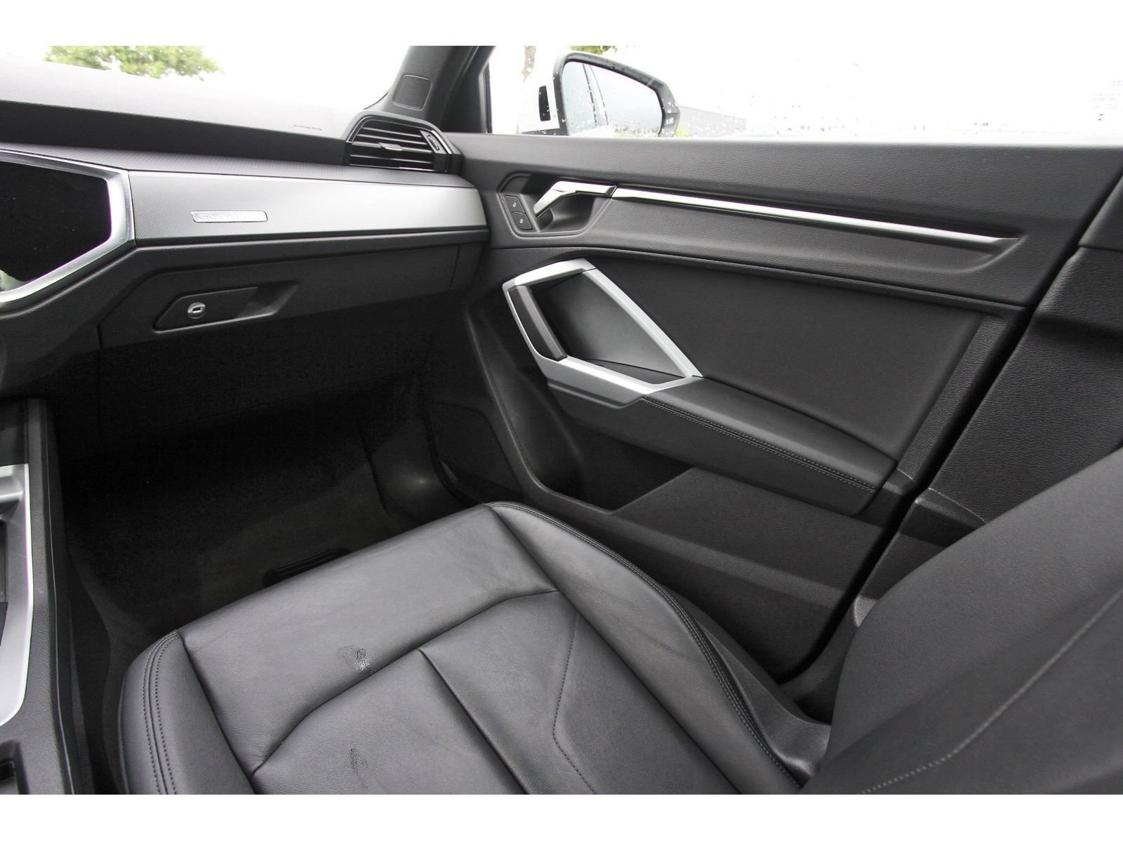 Used 2025 Audi Q3 2.0T Premium AWD/4WD image 13