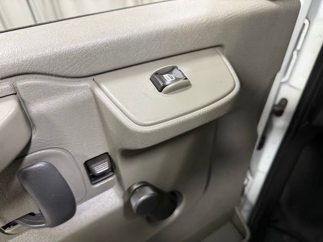 Used 2019 Chevrolet Express 2500 RWD image 13