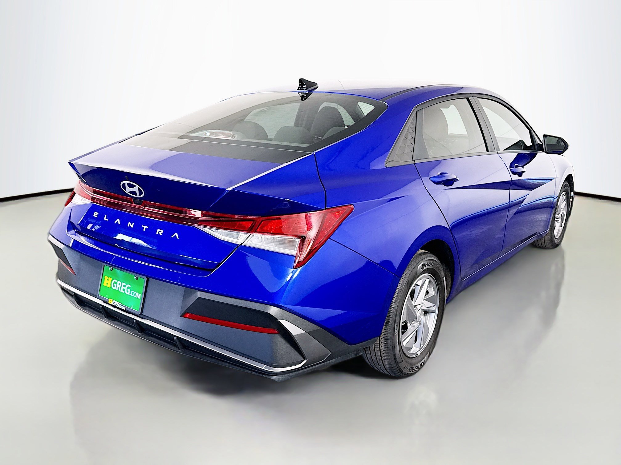 Used 2024 Hyundai Elantra SE image 10