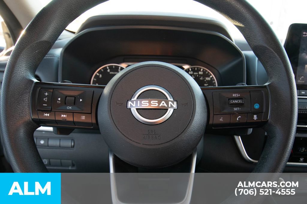 Used 2023 Nissan Rogue SV image 11