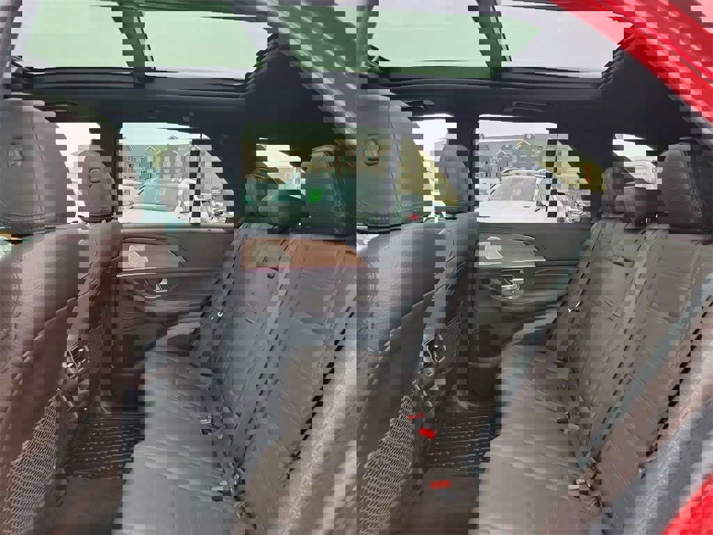 Used 2022 Mercedes-Benz GLE 350 4MATIC w/ Premium Package image 13