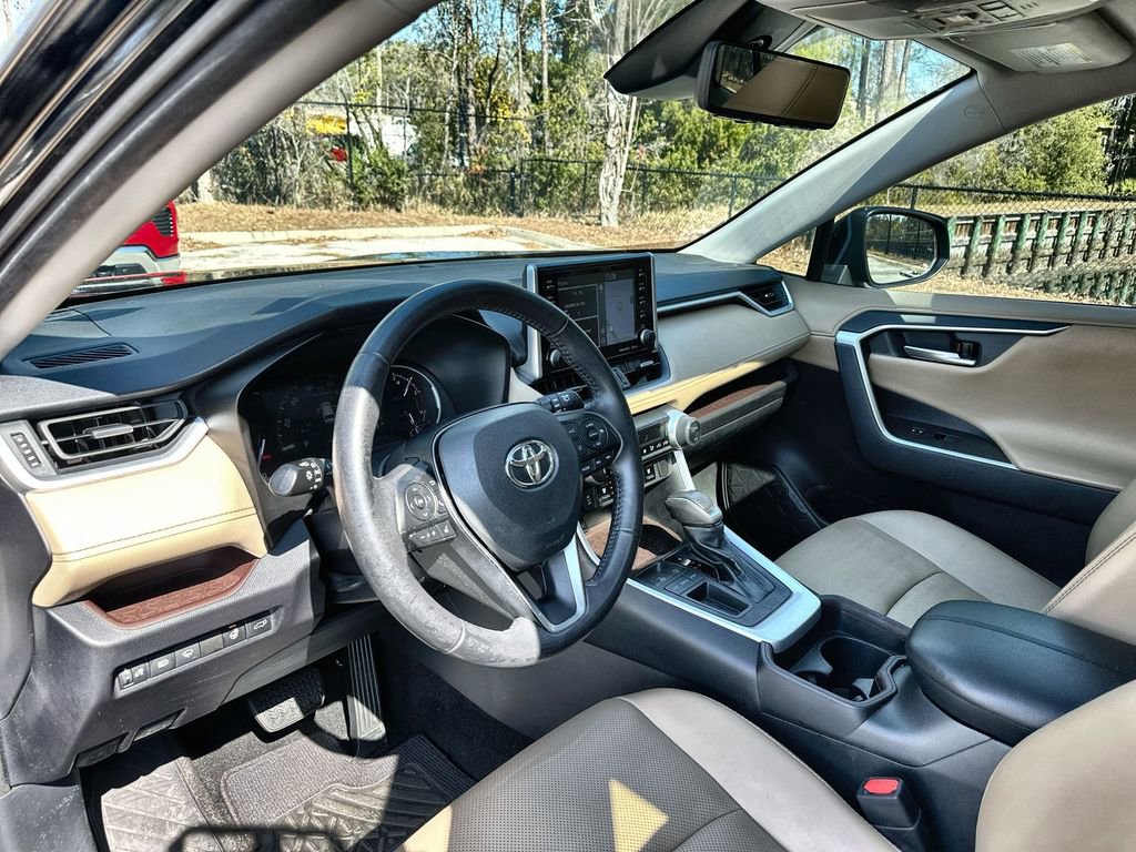 Used 2019 Toyota RAV4 Limited w/ Cold Weather Package image 10