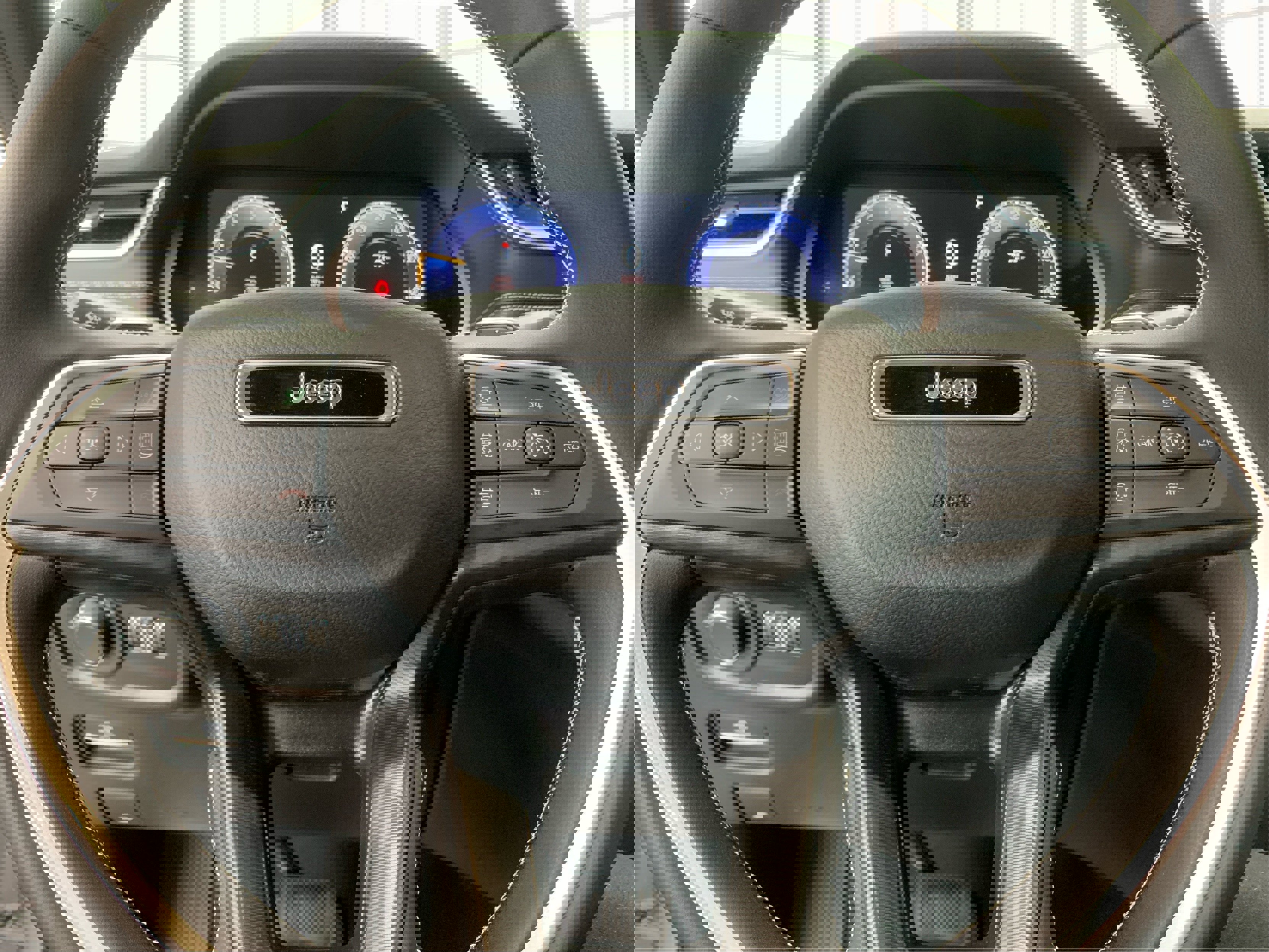 New 2025 Jeep Grand Cherokee 4WD image 17