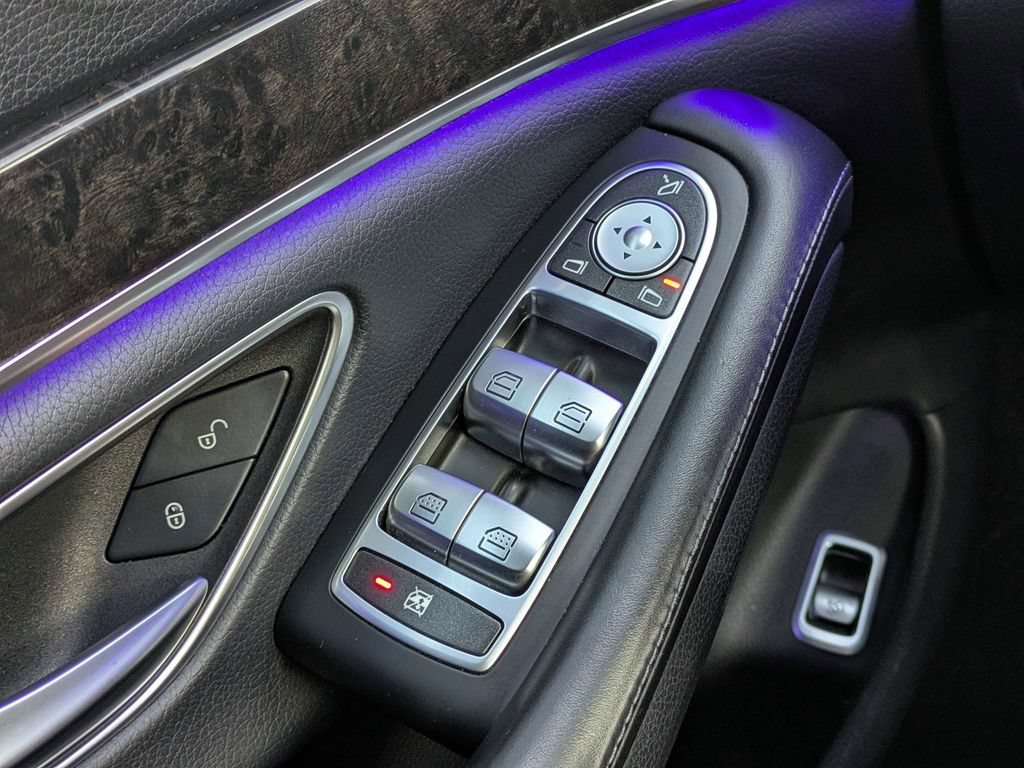 Used 2020 Mercedes-Benz S 560 4MATIC Sedan image 24