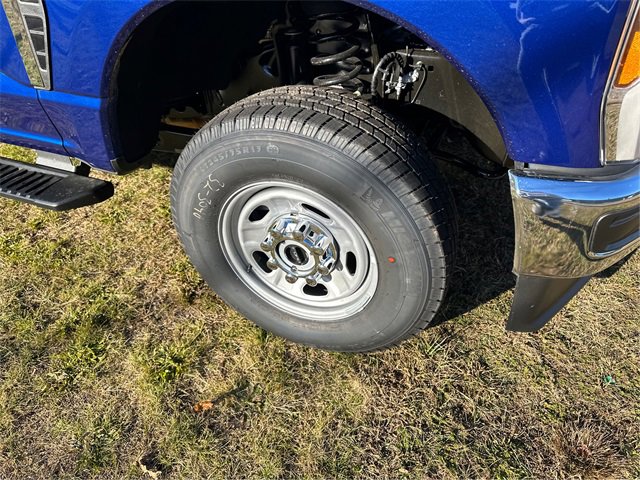 New 2026 Ford F250 XL w/ XL Chrome Package image 12