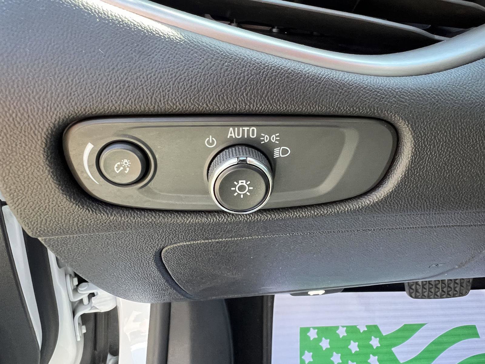 Used 2023 Chevrolet Malibu LT image 18