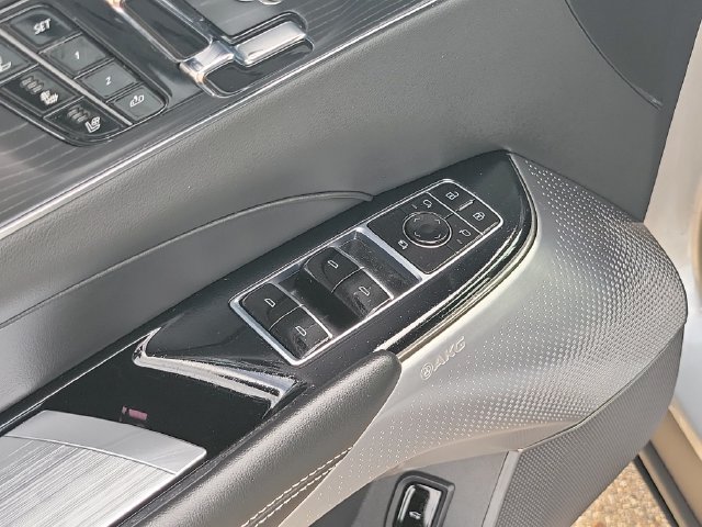 Certified 2024 Cadillac Lyriq Sport RWD image 8