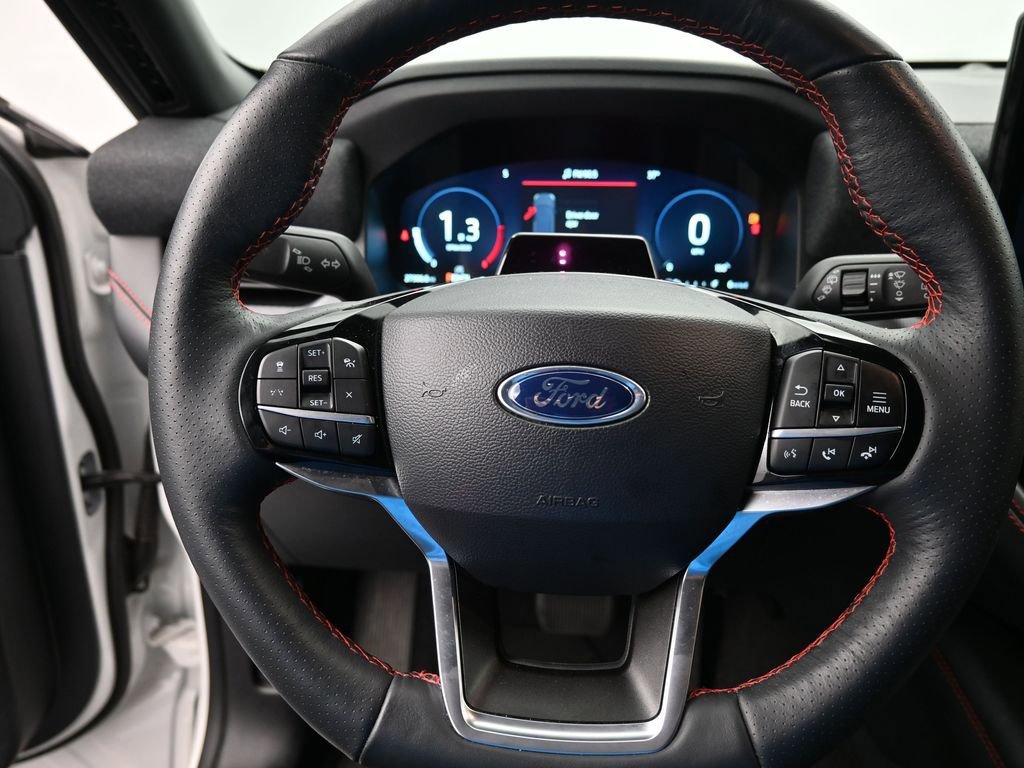 Used 2025 Ford Explorer ST-Line image 10