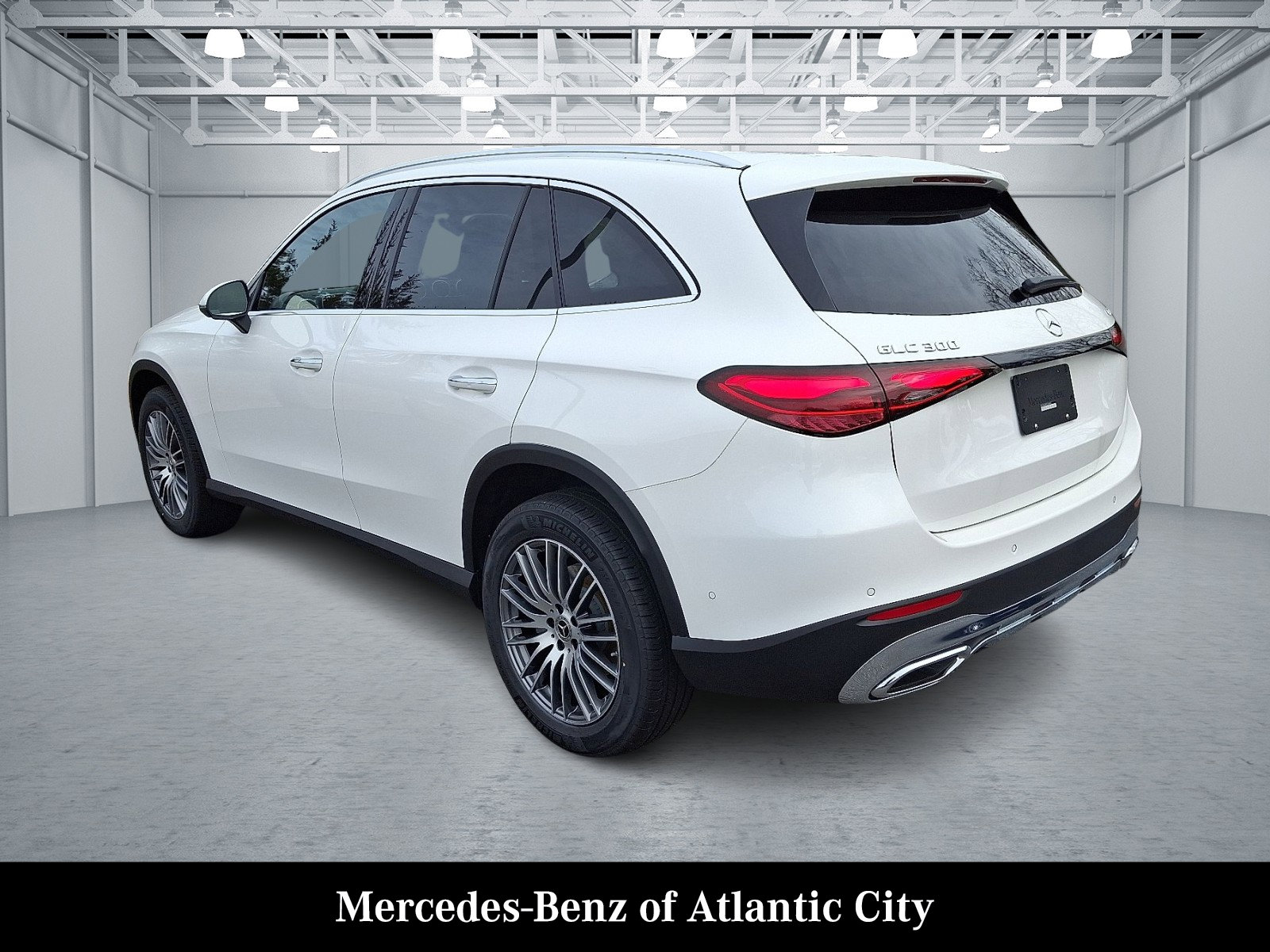 Used 2026 Mercedes-Benz GLC 300 4MATIC image 3
