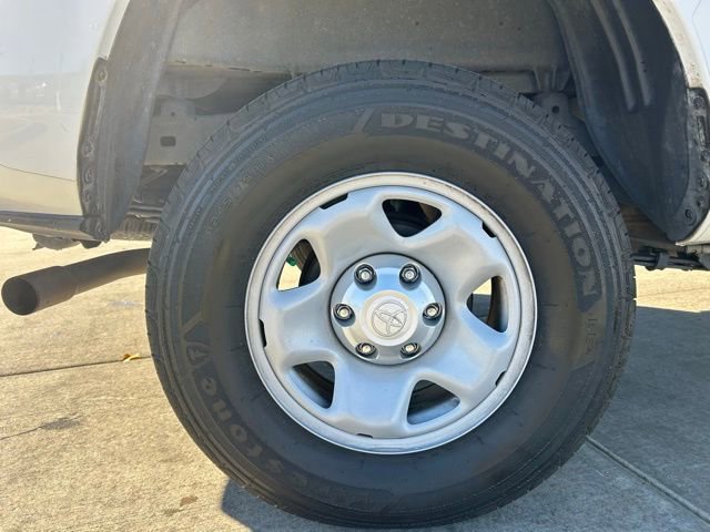 Used 2022 Toyota Tacoma SR image 39