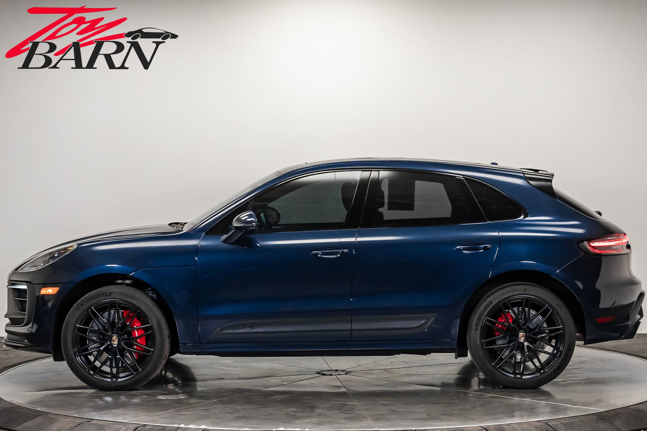 Used 2023 Porsche Macan GTS image 2