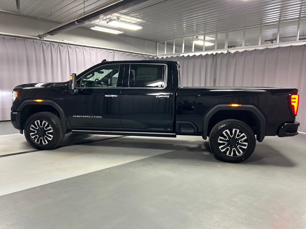 Used 2025 GMC Sierra 2500 Denali Ultimate AWD/4WD image 4