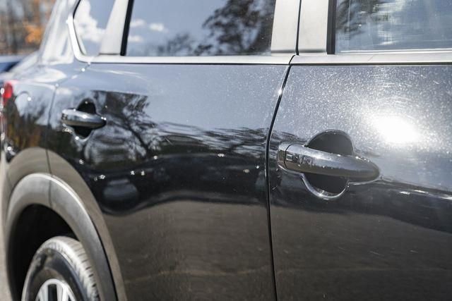 Used 2022 Nissan Rogue SV w/ SV Premium Package image 13