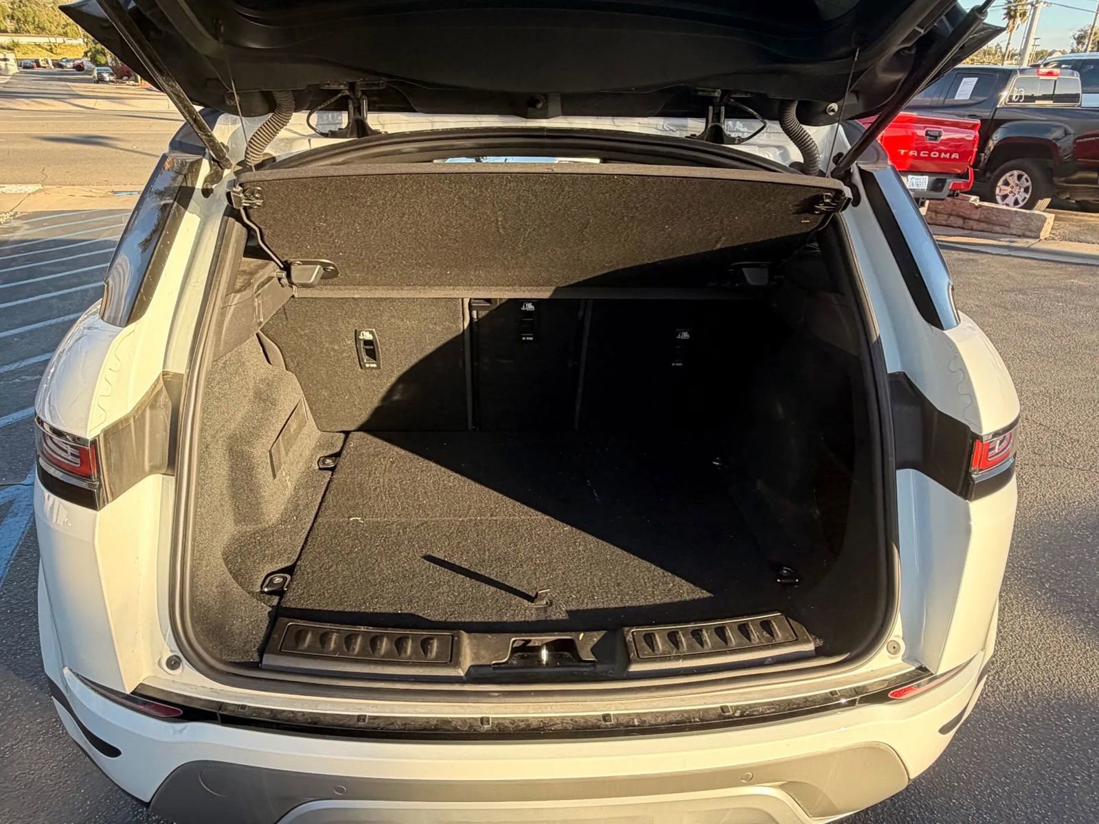 Used 2020 Land Rover Range Rover Evoque S image 17