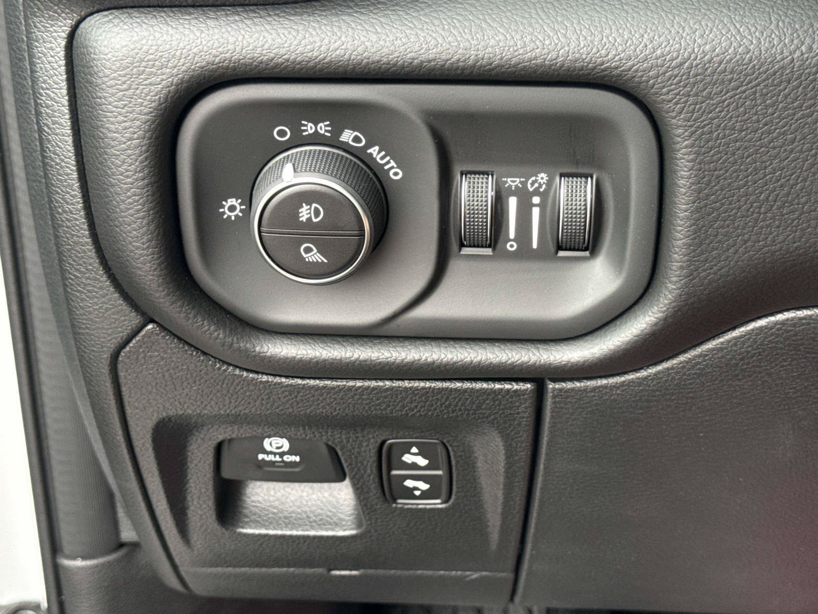 New 2027 RAM 1500 Laramie AWD/4WD image 19