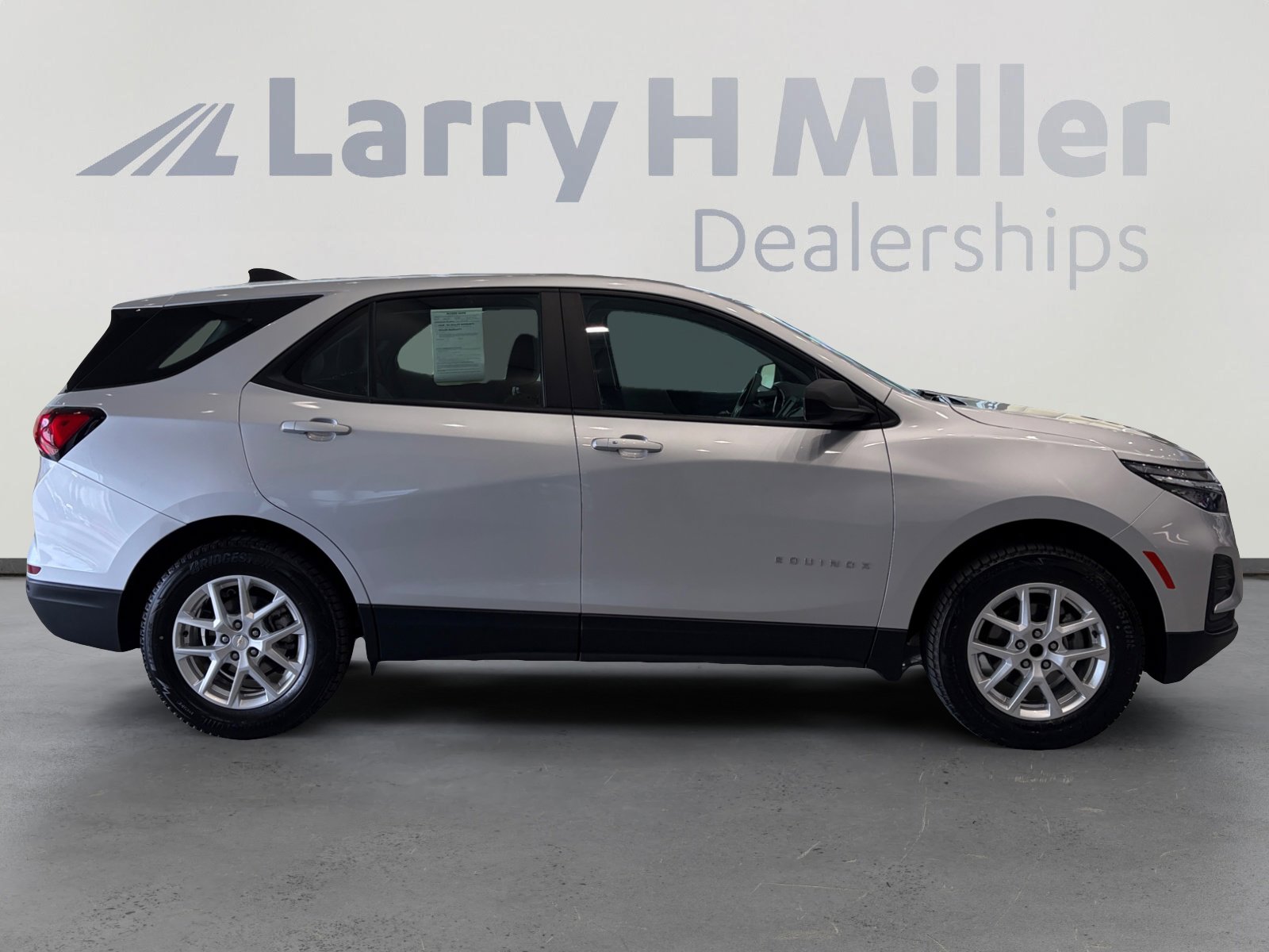 Used 2022 Chevrolet Equinox LS AWD/4WD image 6