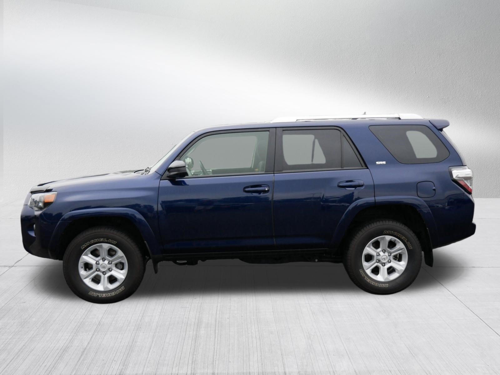 Used 2018 Toyota 4Runner SR5 w/ Convenience Package AWD/4WD image 4