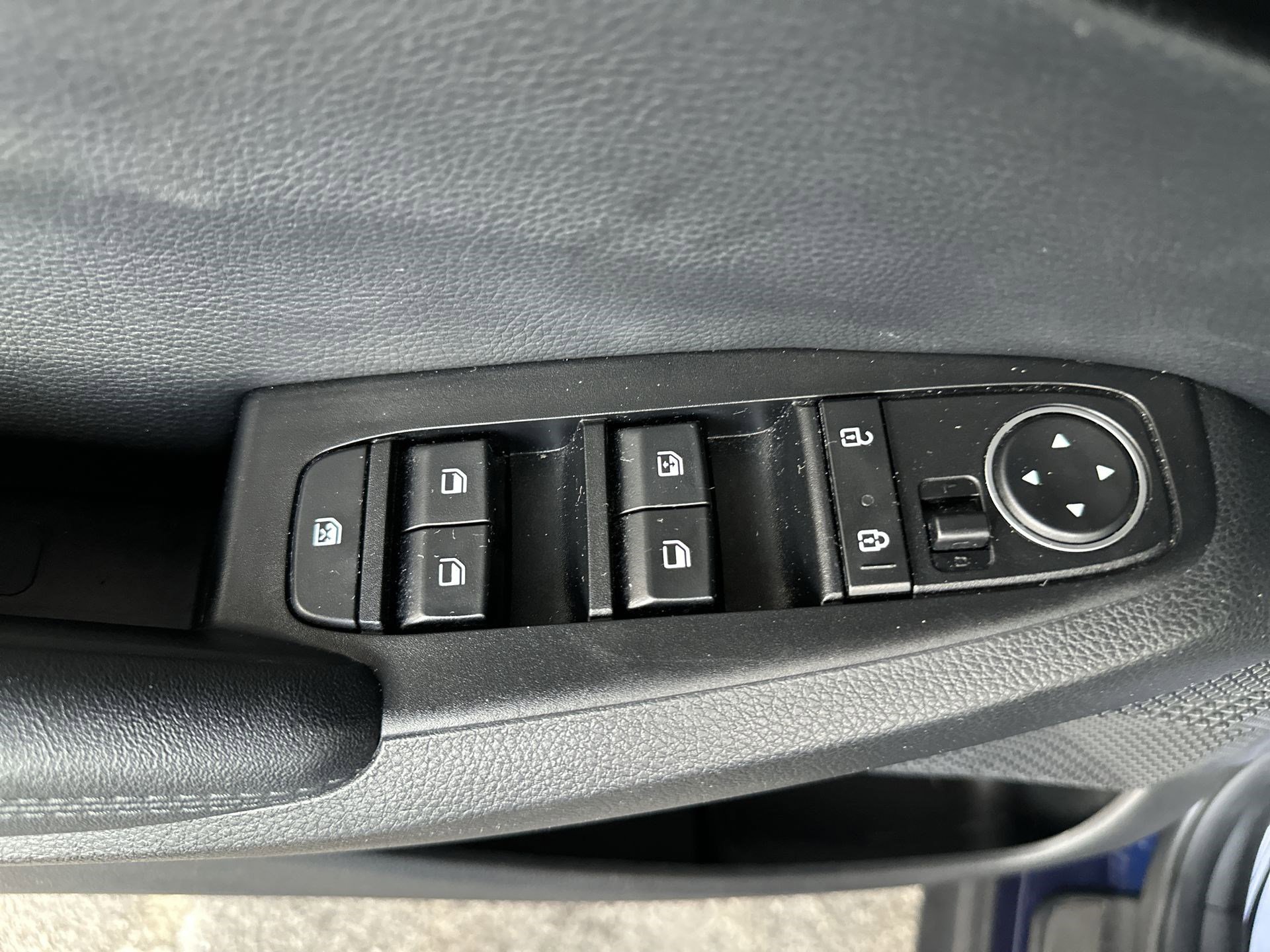 Used 2023 Kia Seltos EX image 15