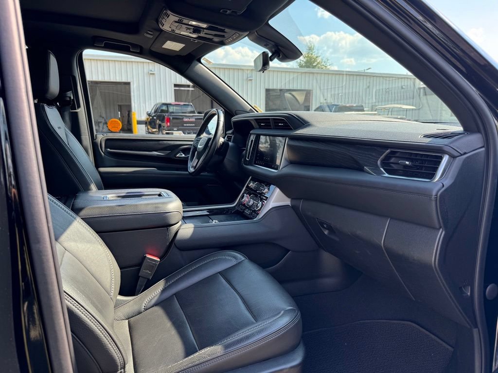 Used 2021 GMC Yukon Denali w/ Denali Ultimate Package AWD/4WD image 11