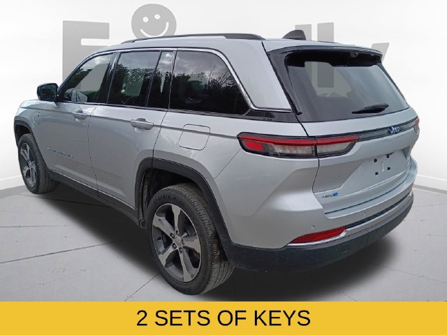 Used 2022 Jeep Grand Cherokee Limited 4xe w/ Luxury Tech Group II AWD/4WD image 7