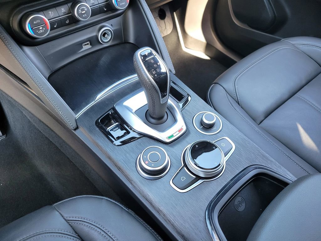 Used 2024 Alfa Romeo Stelvio Sprint image 16