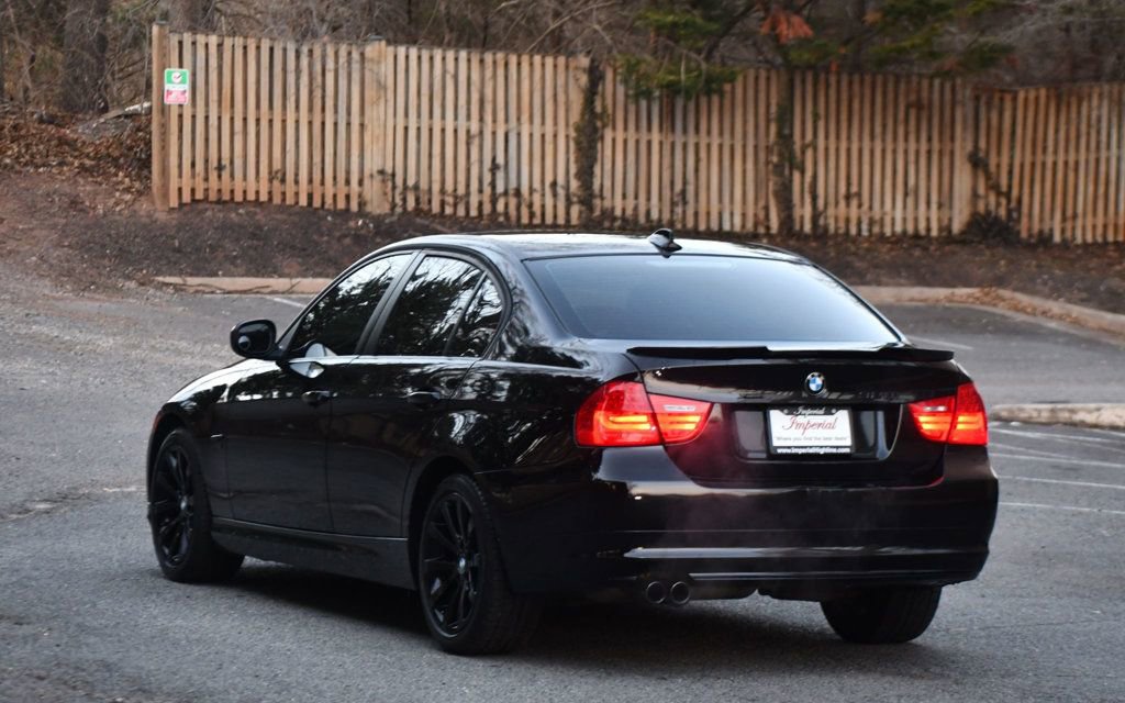 Used 2011 BMW 328i xDrive Sedan w/ Premium Pkg image 4