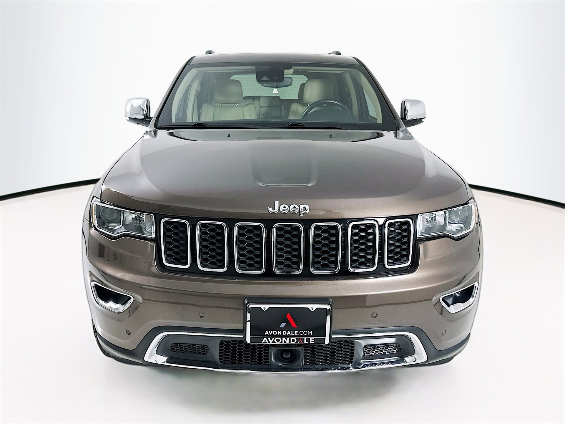 Used 2020 Jeep Grand Cherokee Limited w/ Luxury Group II image 2