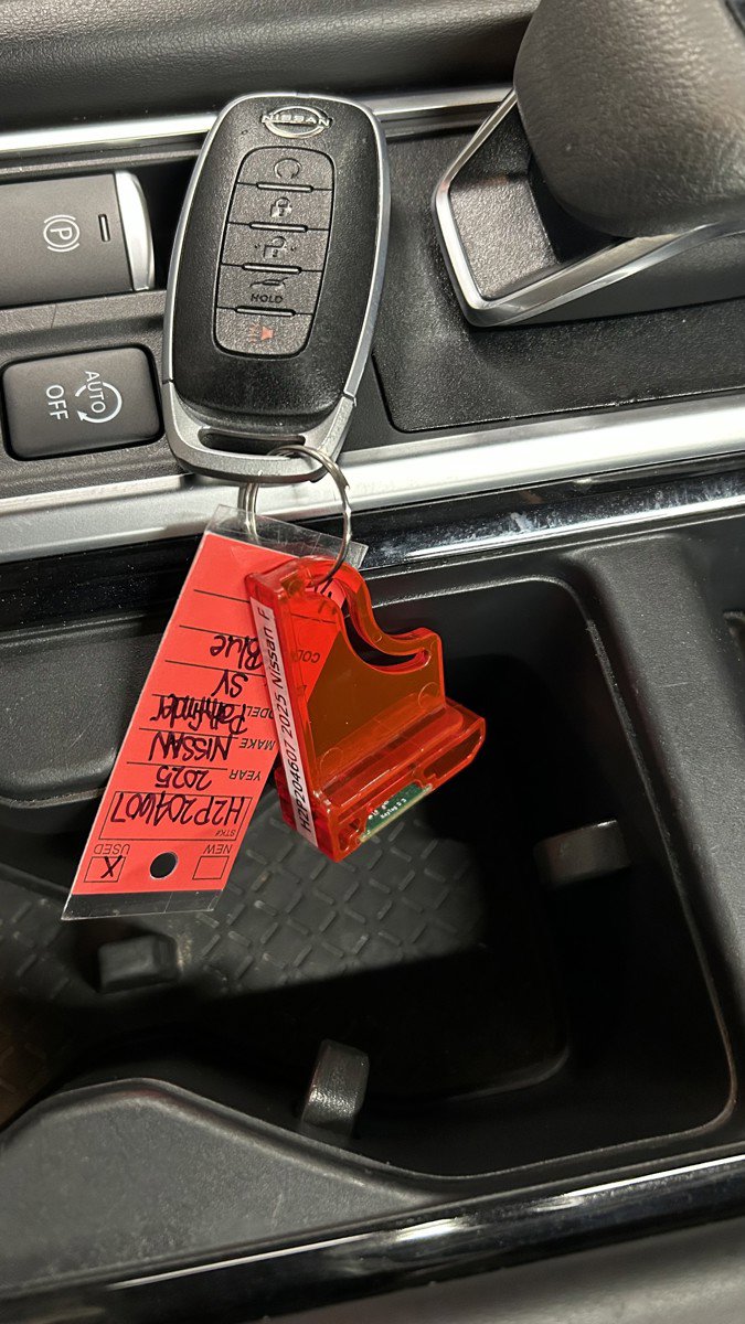 Used 2025 Nissan Pathfinder SV image 35