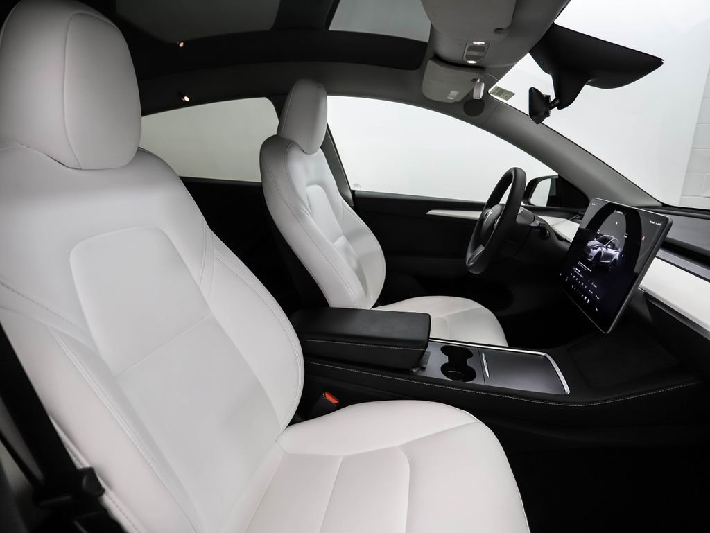 Used 2024 Tesla Model Y Long Range image 28