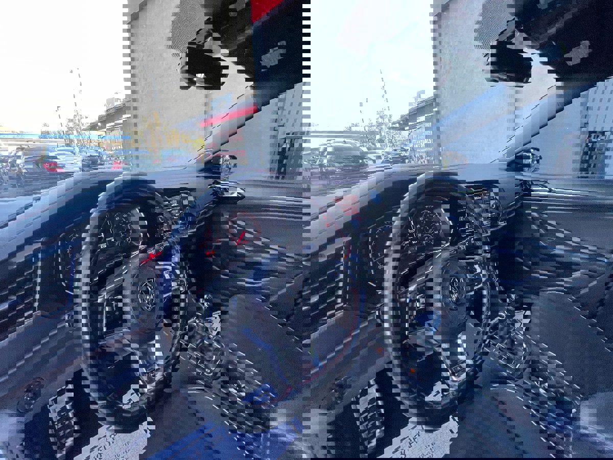 Used 2019 Volkswagen Jetta GLI image 9