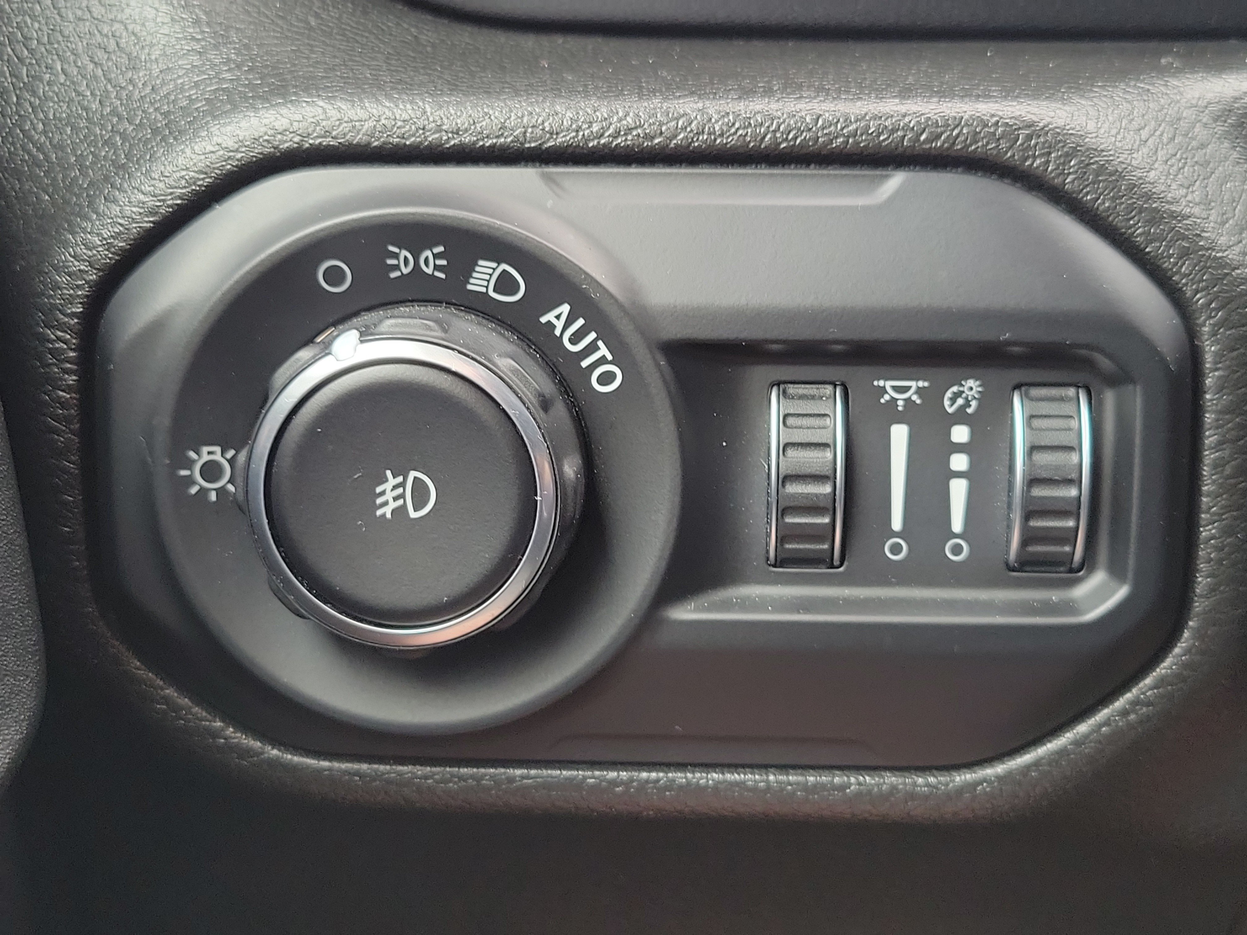 Used 2021 Jeep Wrangler Unlimited Sahara AWD/4WD image 24