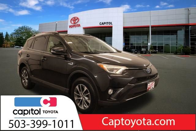 Used 2018 Toyota RAV4 XLE AWD/4WD image 1